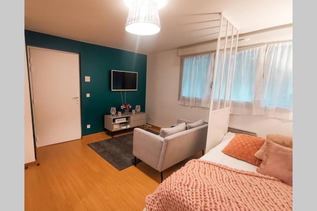 Le Confortable-Cosy studio à 3 minutes du métro