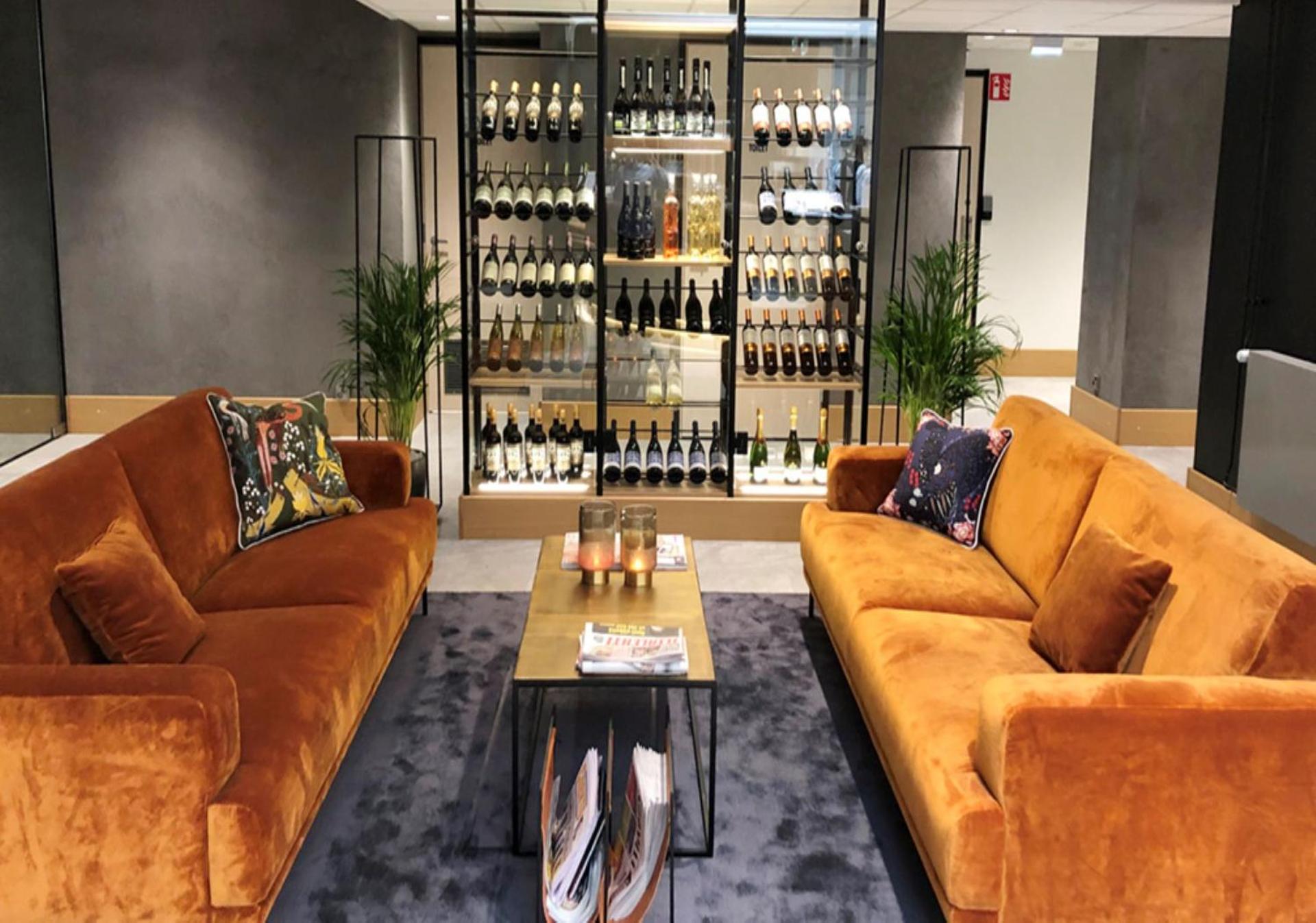 Communal lounge/ TV room