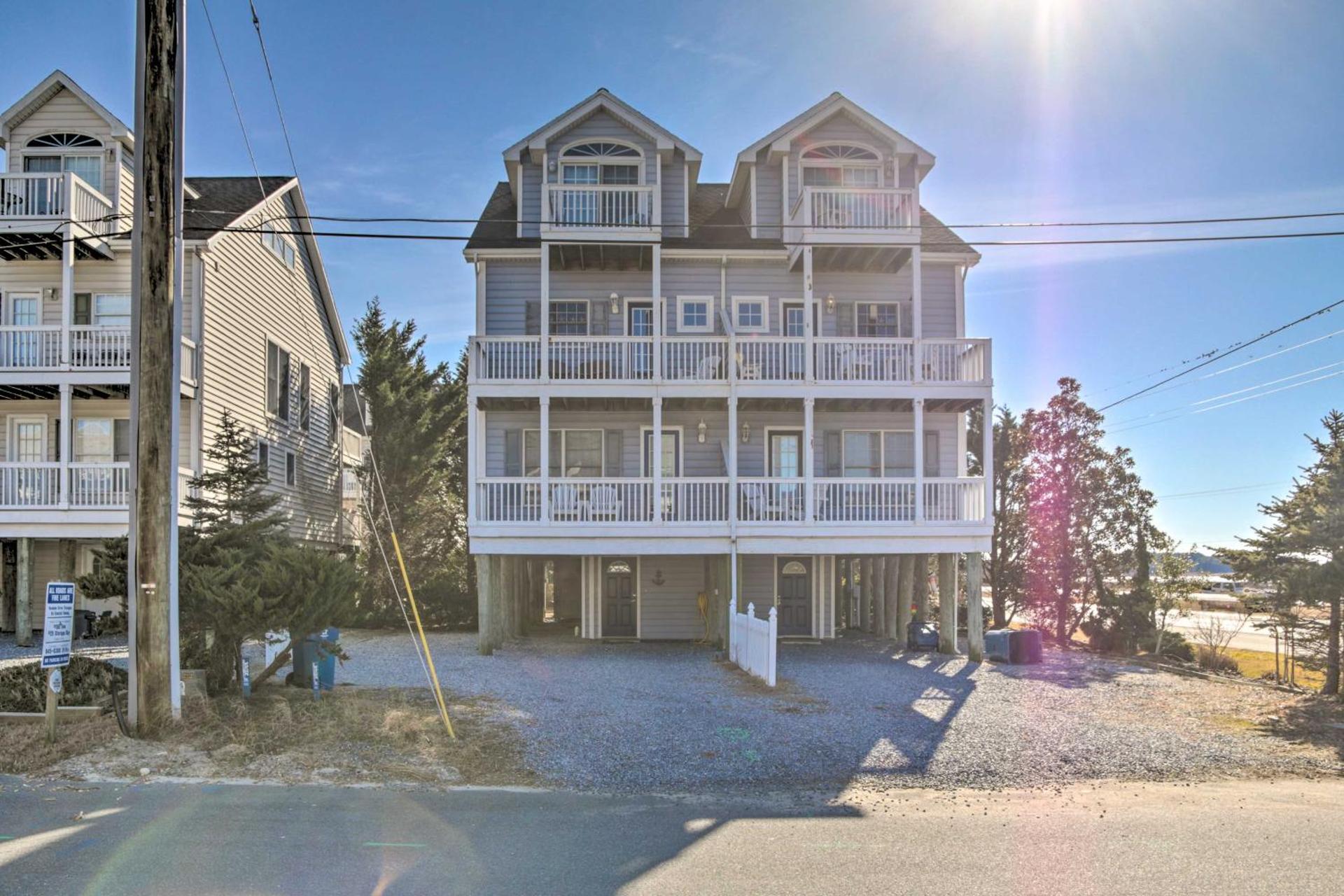 Ocean Block retreat with 5 Balconies in Bethany Beach