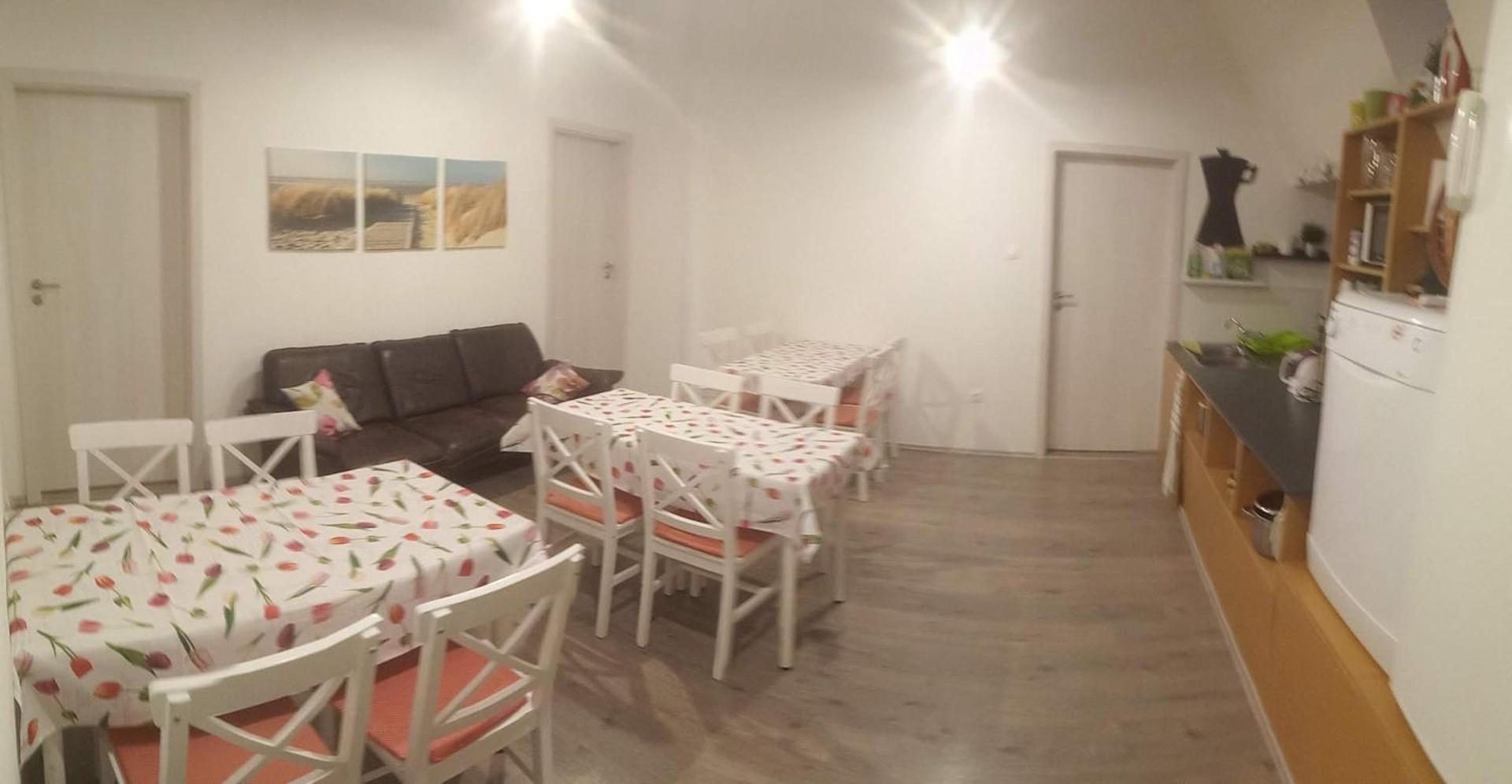 Communal lounge/ TV room