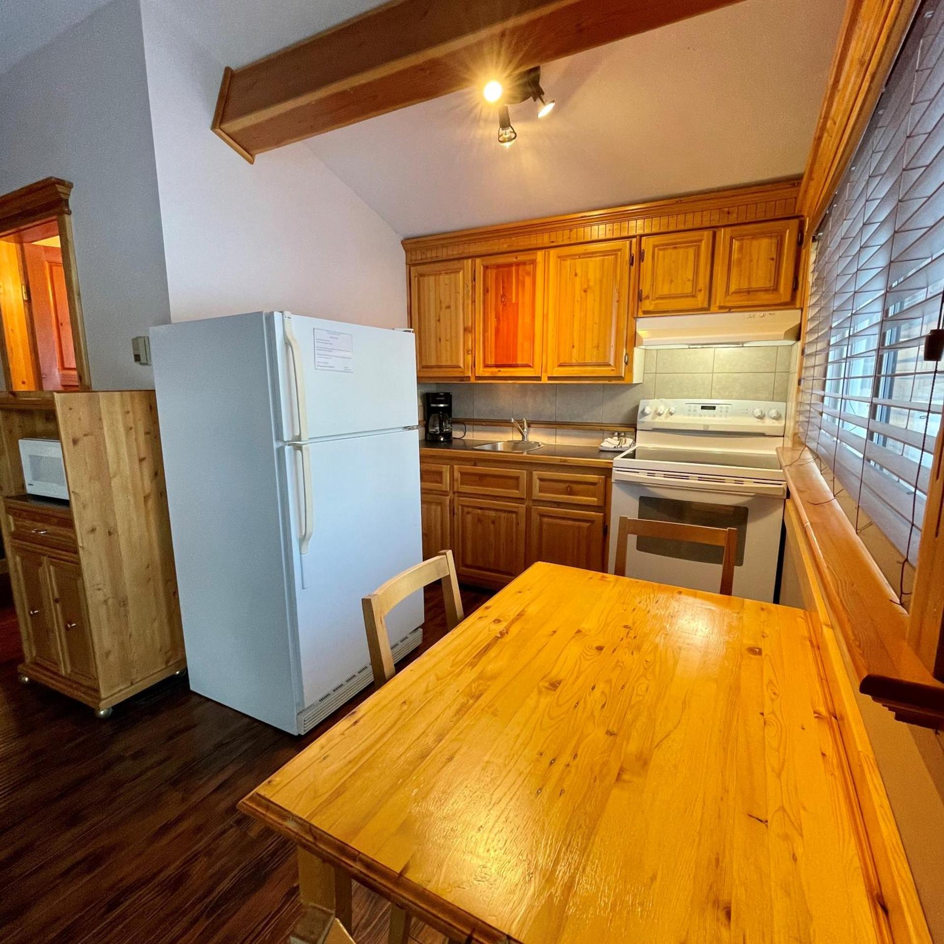 Two-Bedroom Cottage 8