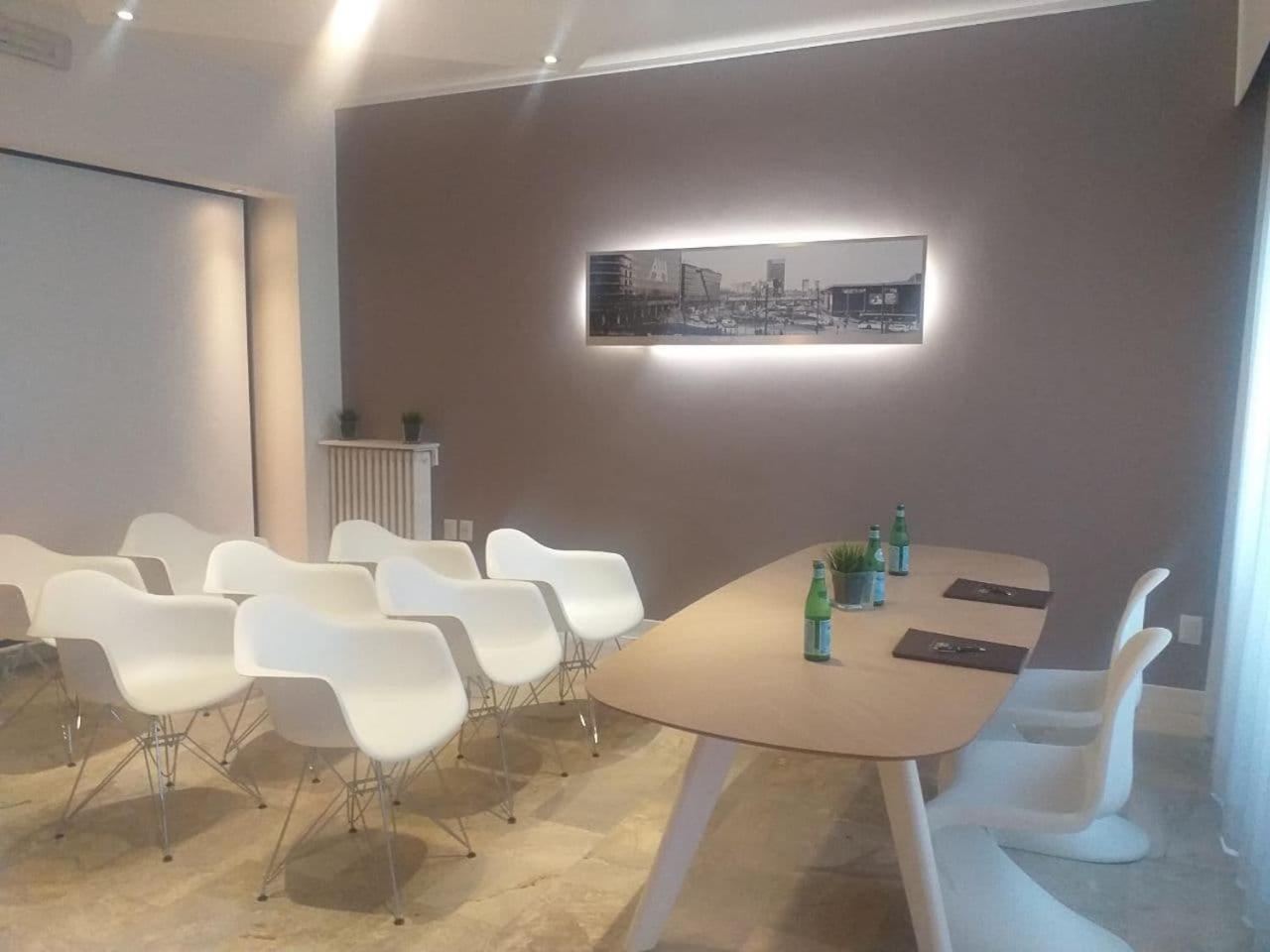 Meeting/conference room