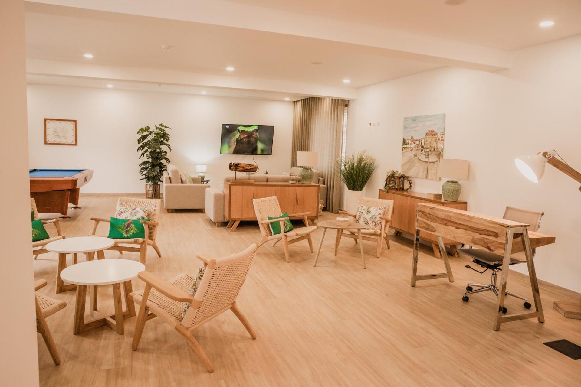 Communal lounge/ TV room