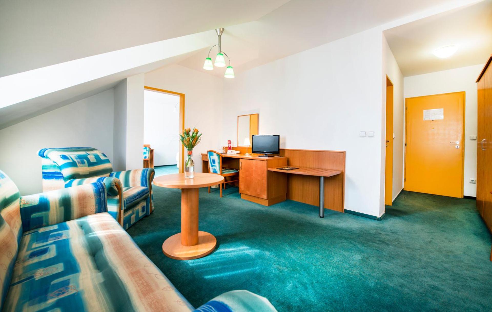 Photo of the whole room