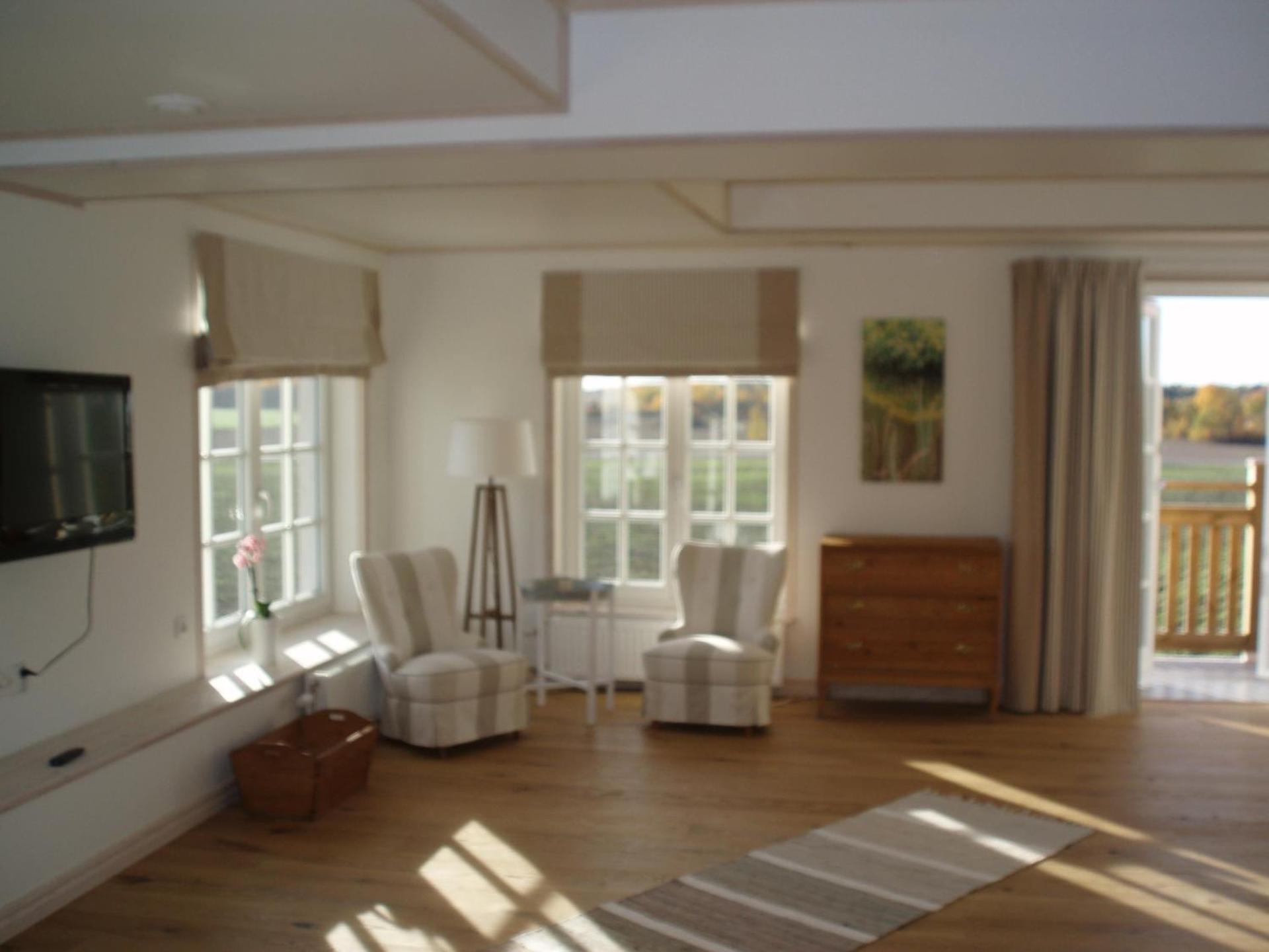 Communal lounge/ TV room