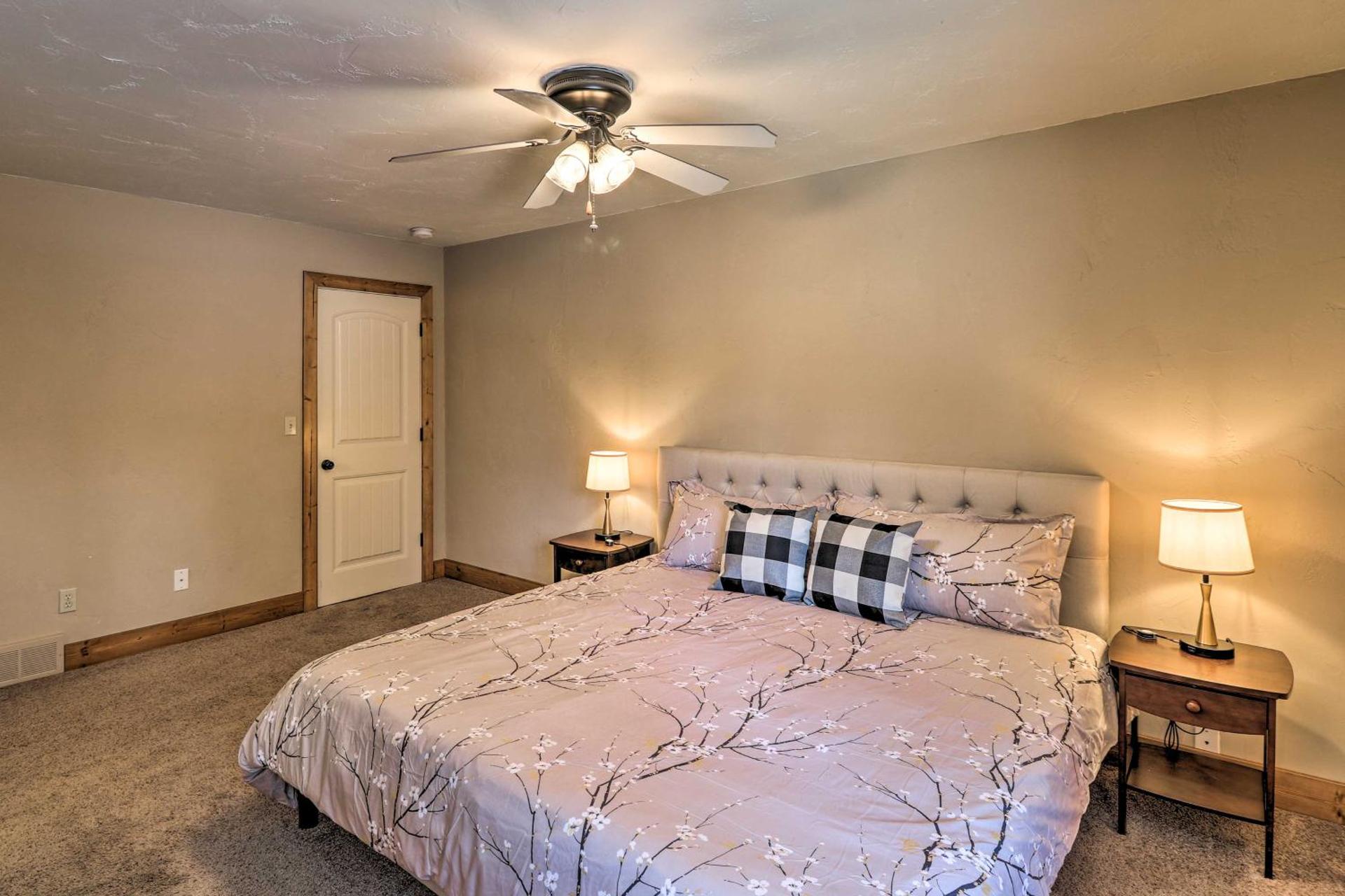 Columbia Falls Private Retreat Pool Table and Deck!