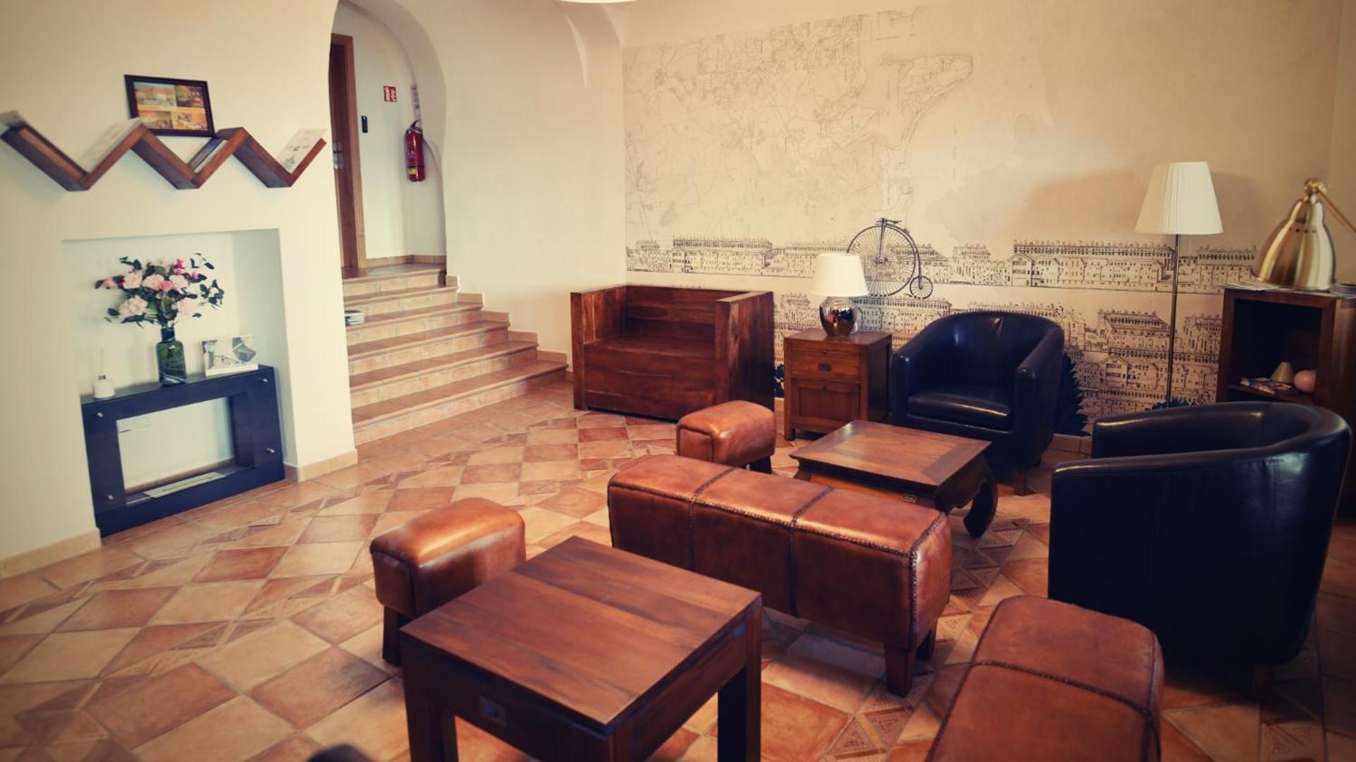 Communal lounge/ TV room