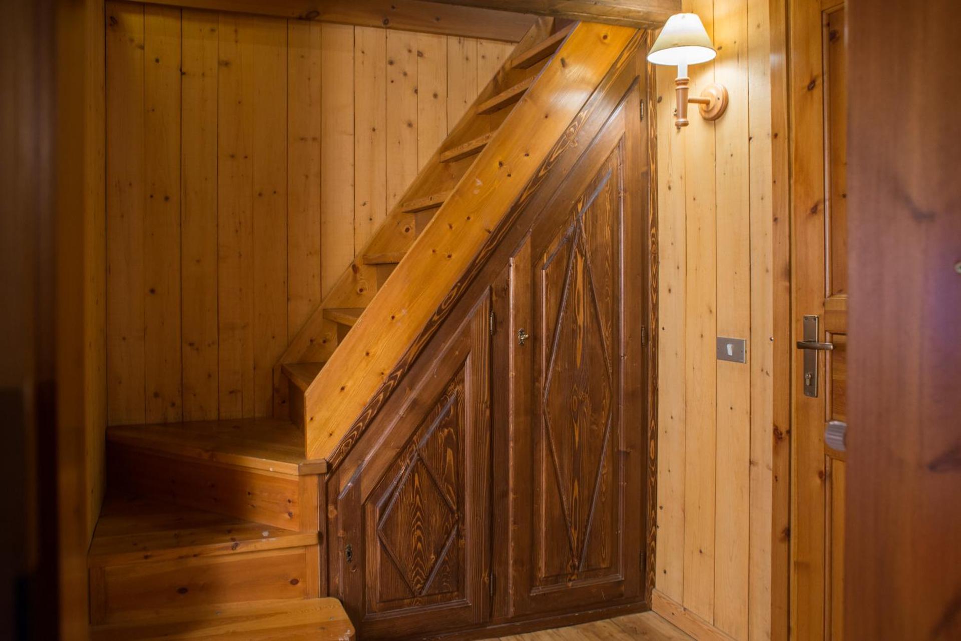 One-Bedroom Apartment - Split Level