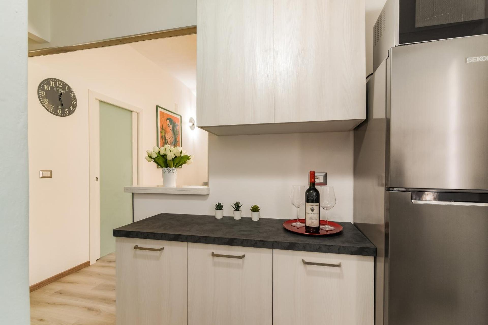 Kitchen or kitchenette