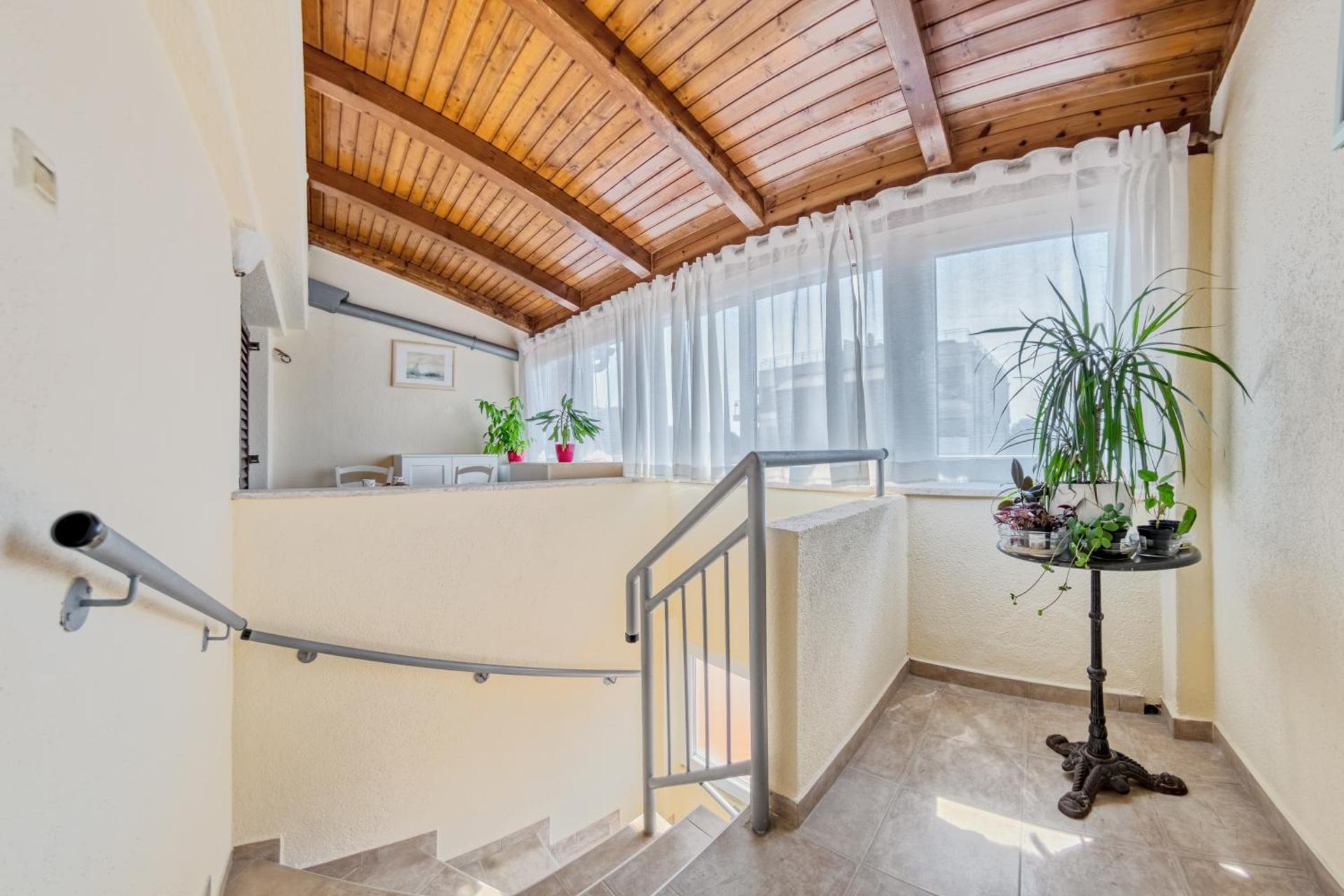 Penthouse Zola with private parking