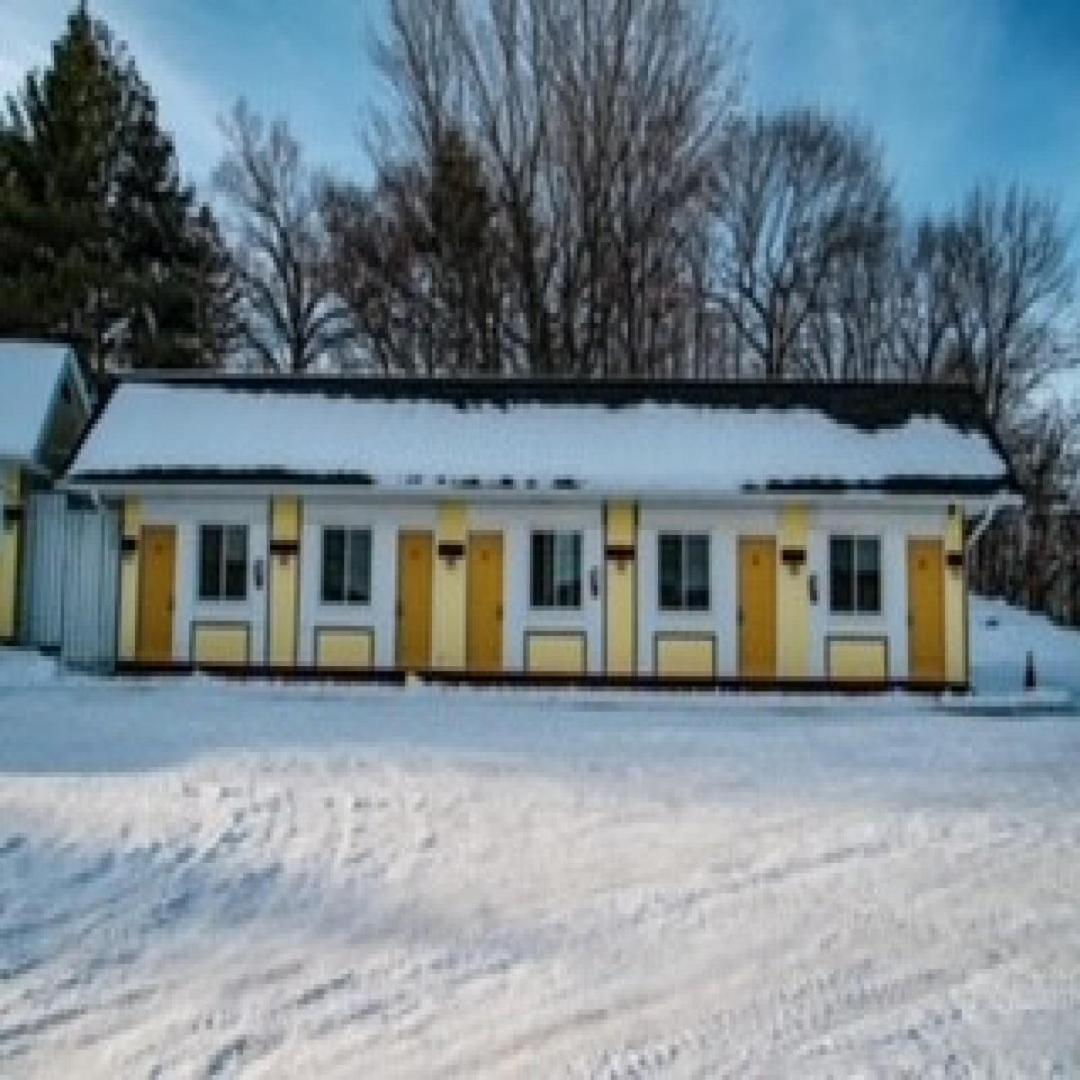 Skyland Motel Inn & Suites