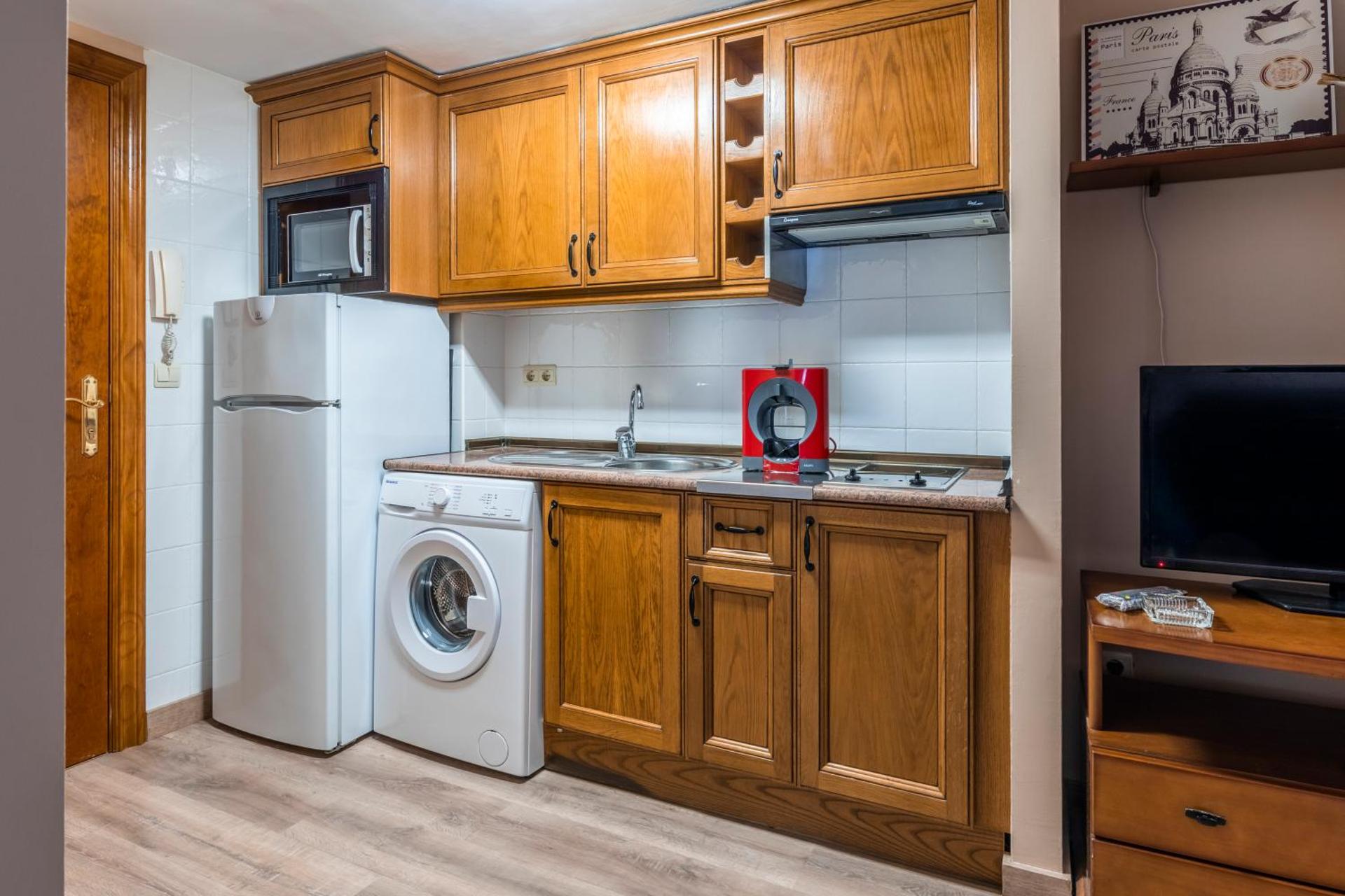 Kitchen or kitchenette