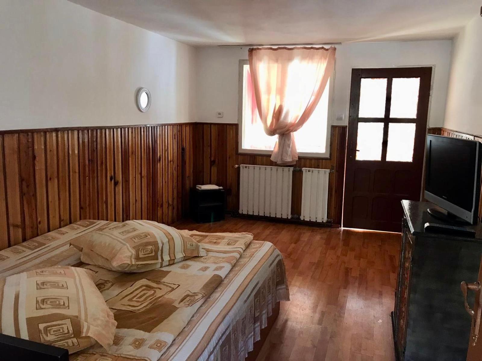 Queen Room with Balcony