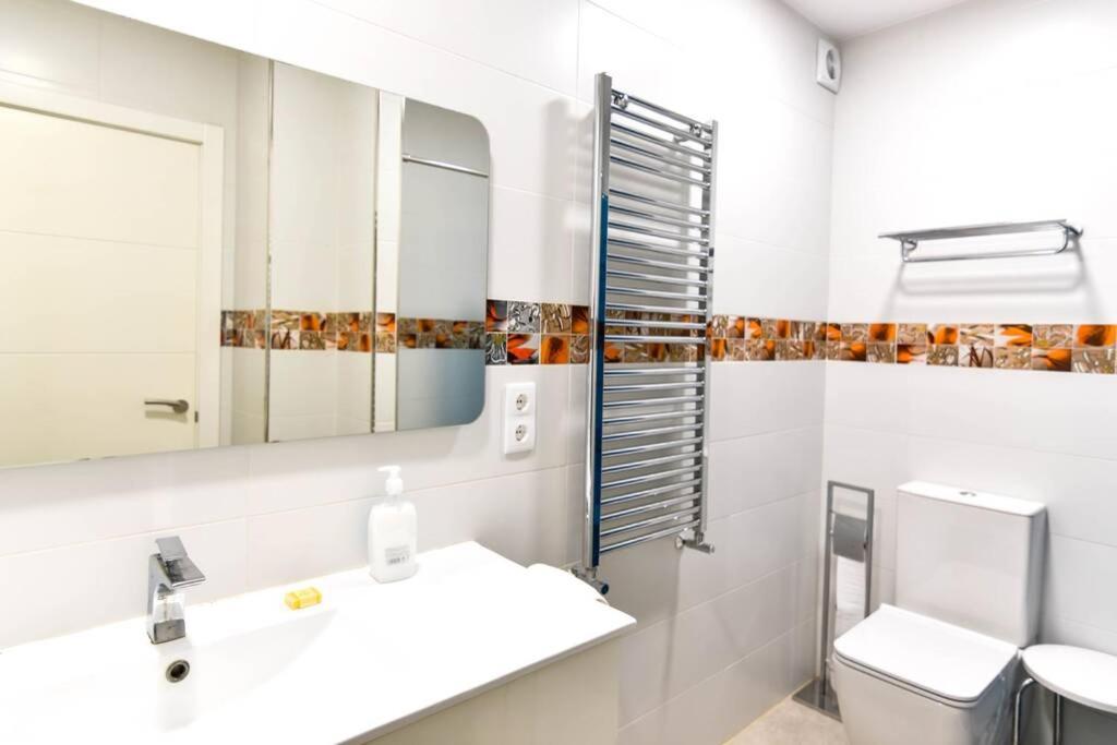 Nuevo - Moderno y cómodo apartamento en la playa