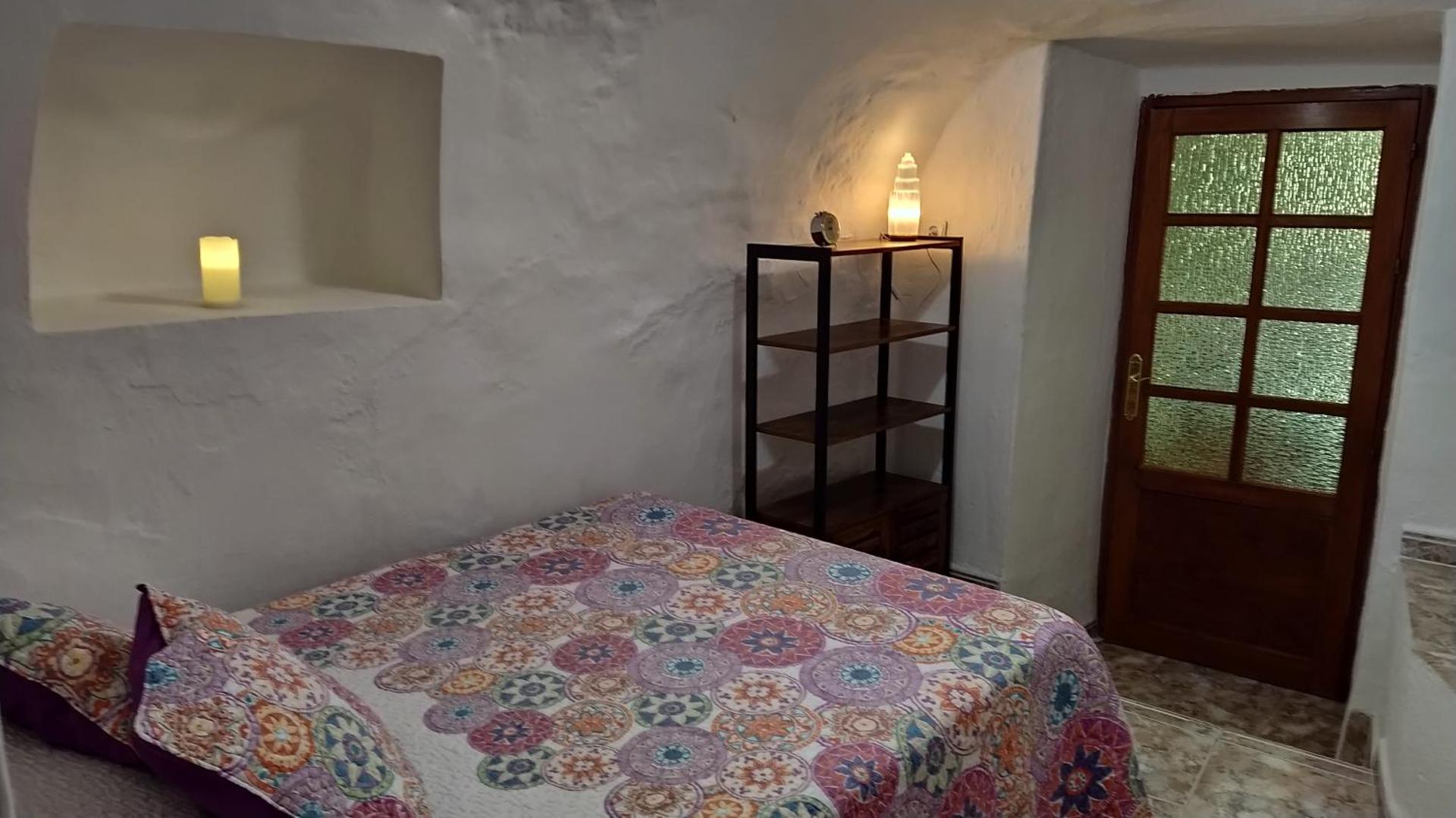 Apartment with Mountain View