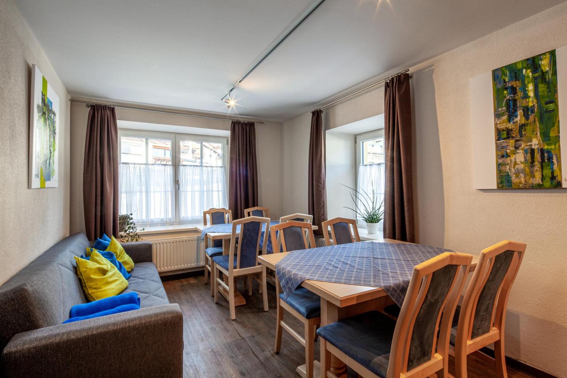 Communal lounge/ TV room