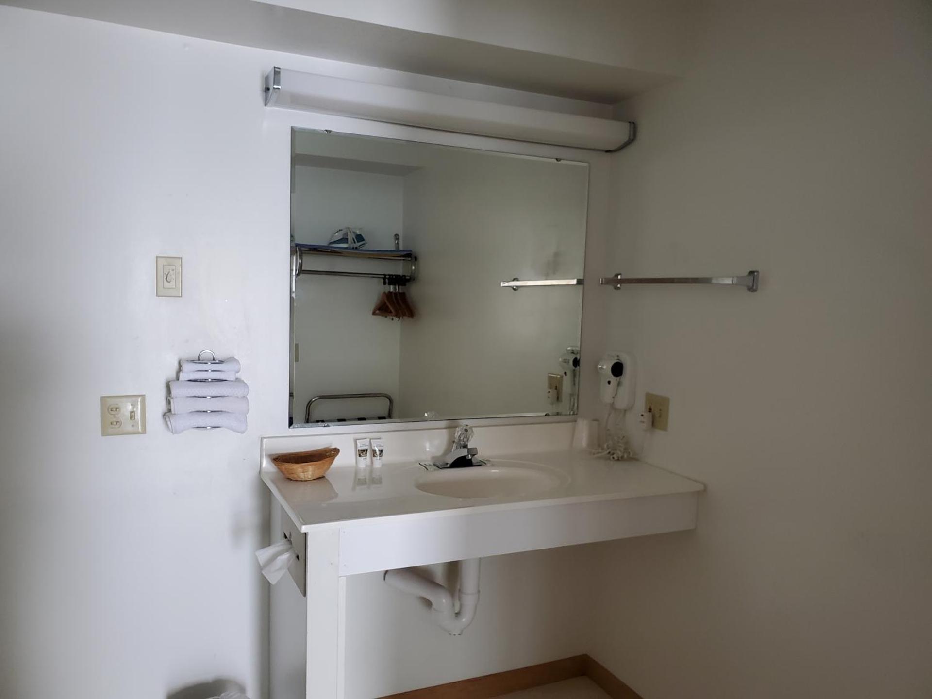 Queen Room - Disability Access