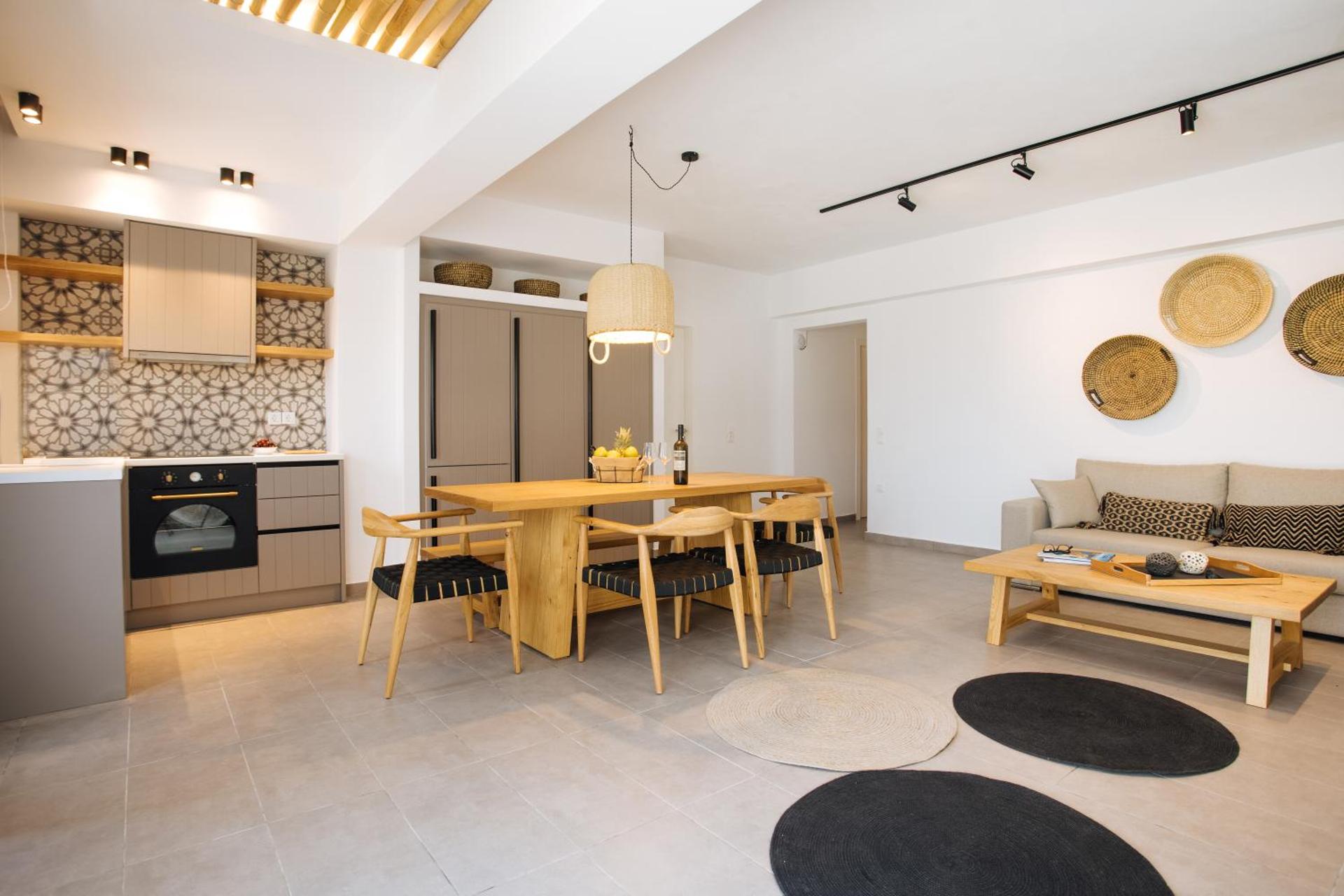 Amer Villa Santorini with outdoor hot tub