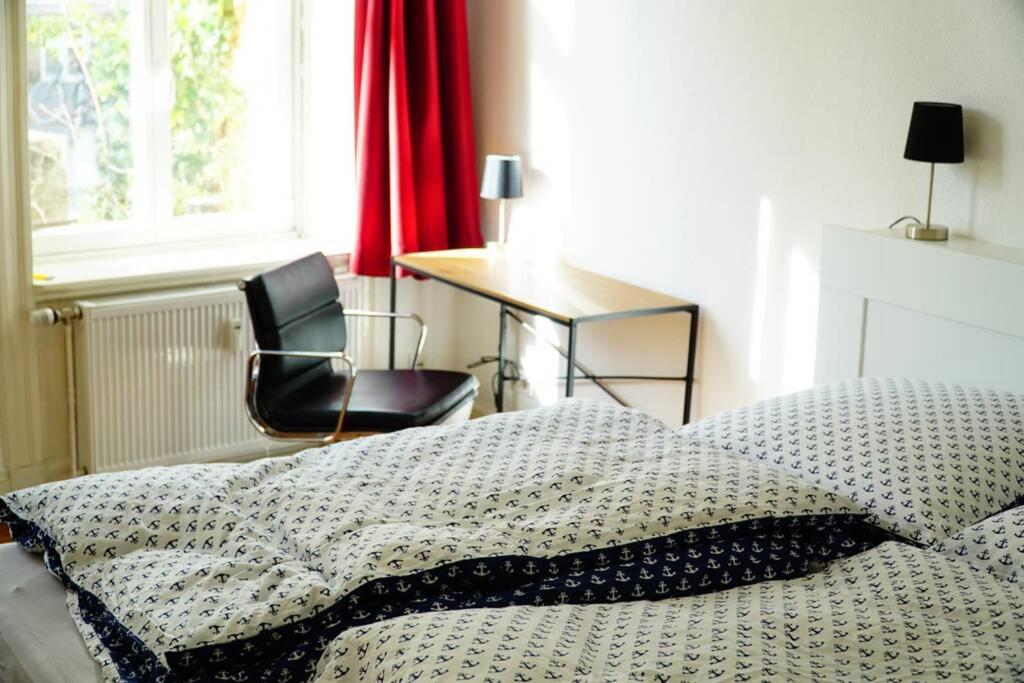 Großzügige 185m2-Altbauwohnung in Bestlage 7Zimmer-2Bäder-2Küchen-2WCs