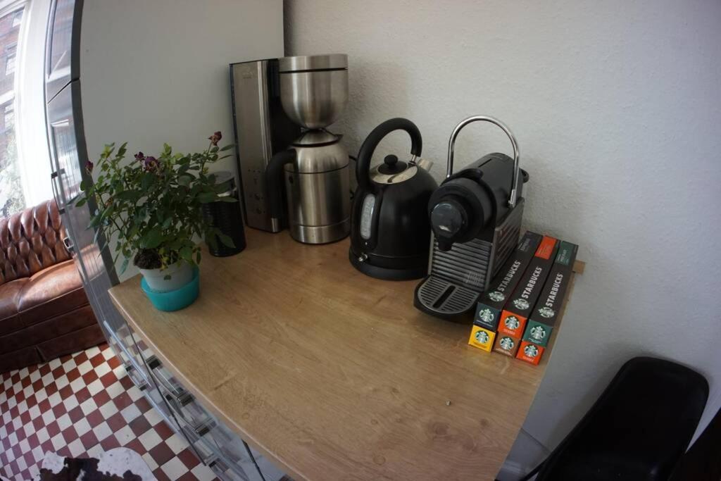 Großzügige 185m2-Altbauwohnung in Bestlage 7Zimmer-2Bäder-2Küchen-2WCs