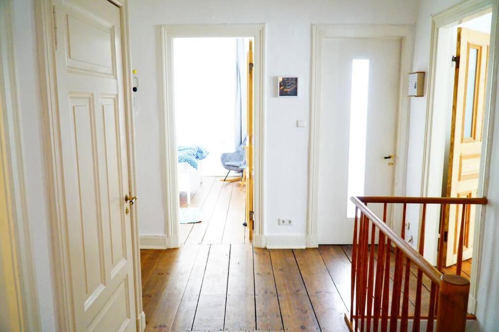 Großzügige 185m2-Altbauwohnung in Bestlage 7Zimmer-2Bäder-2Küchen-2WCs