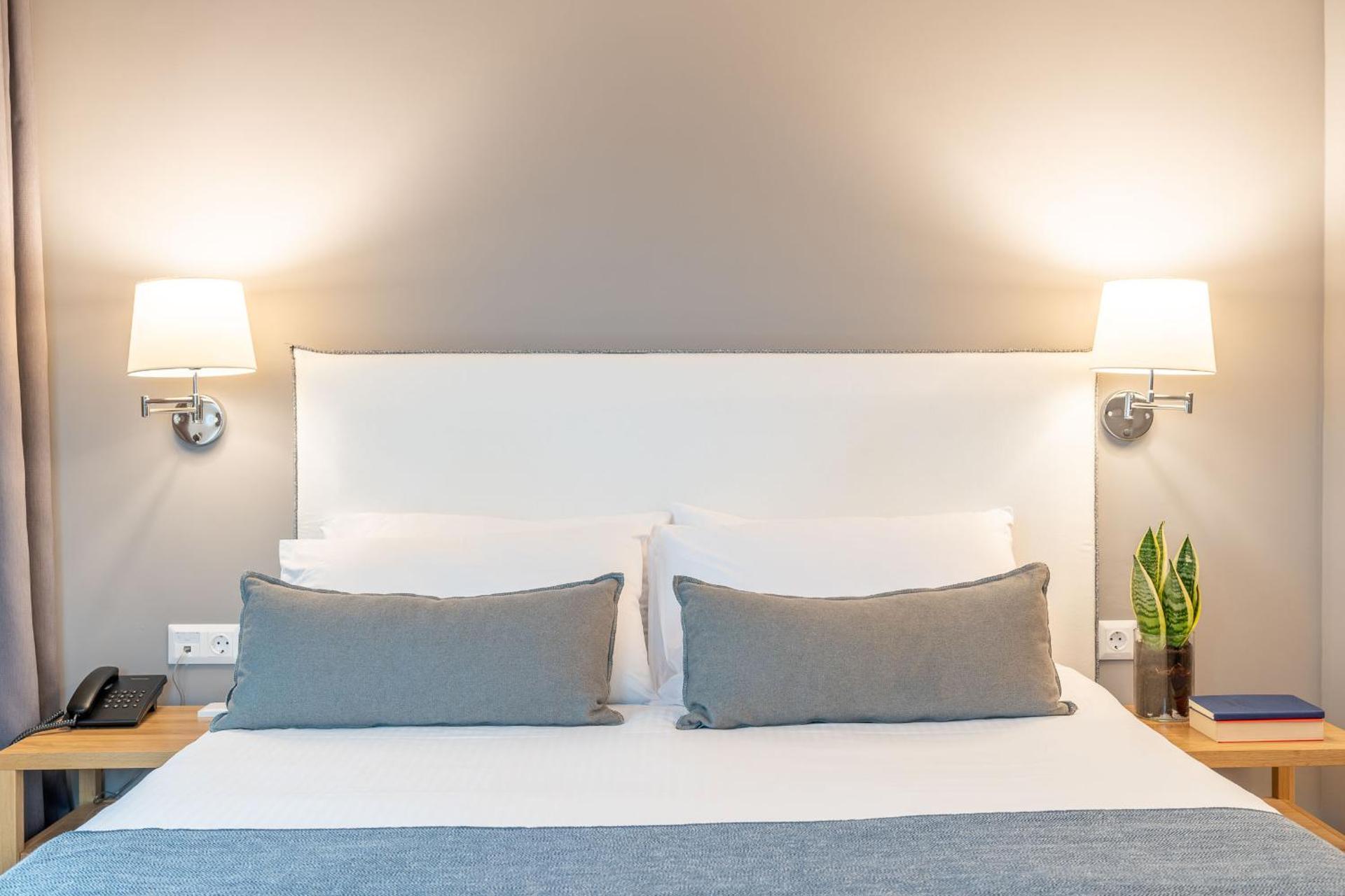 CHROMA FASHION ROOMS & APARTMENTS