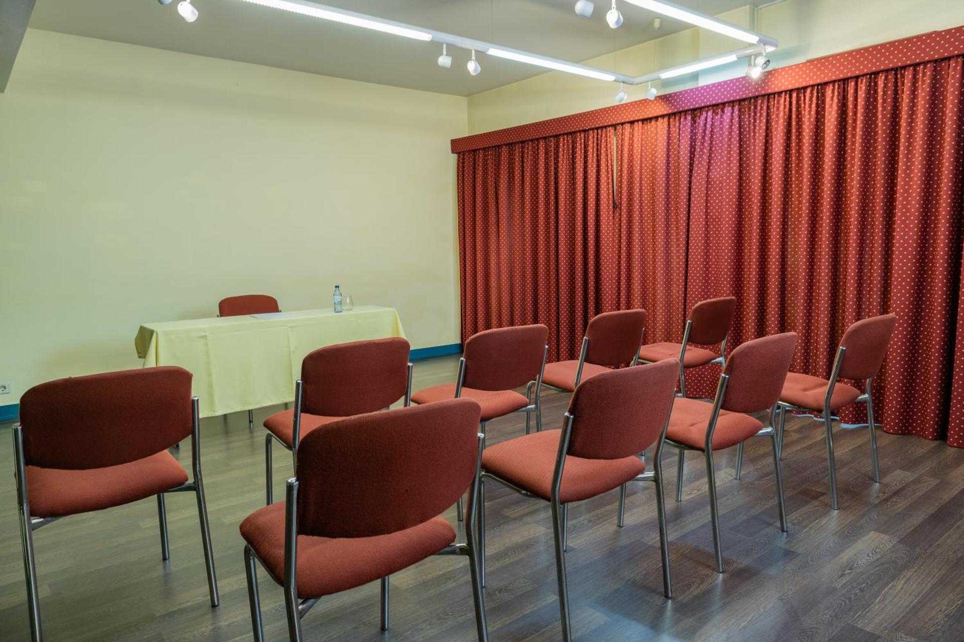 Meeting/conference room
