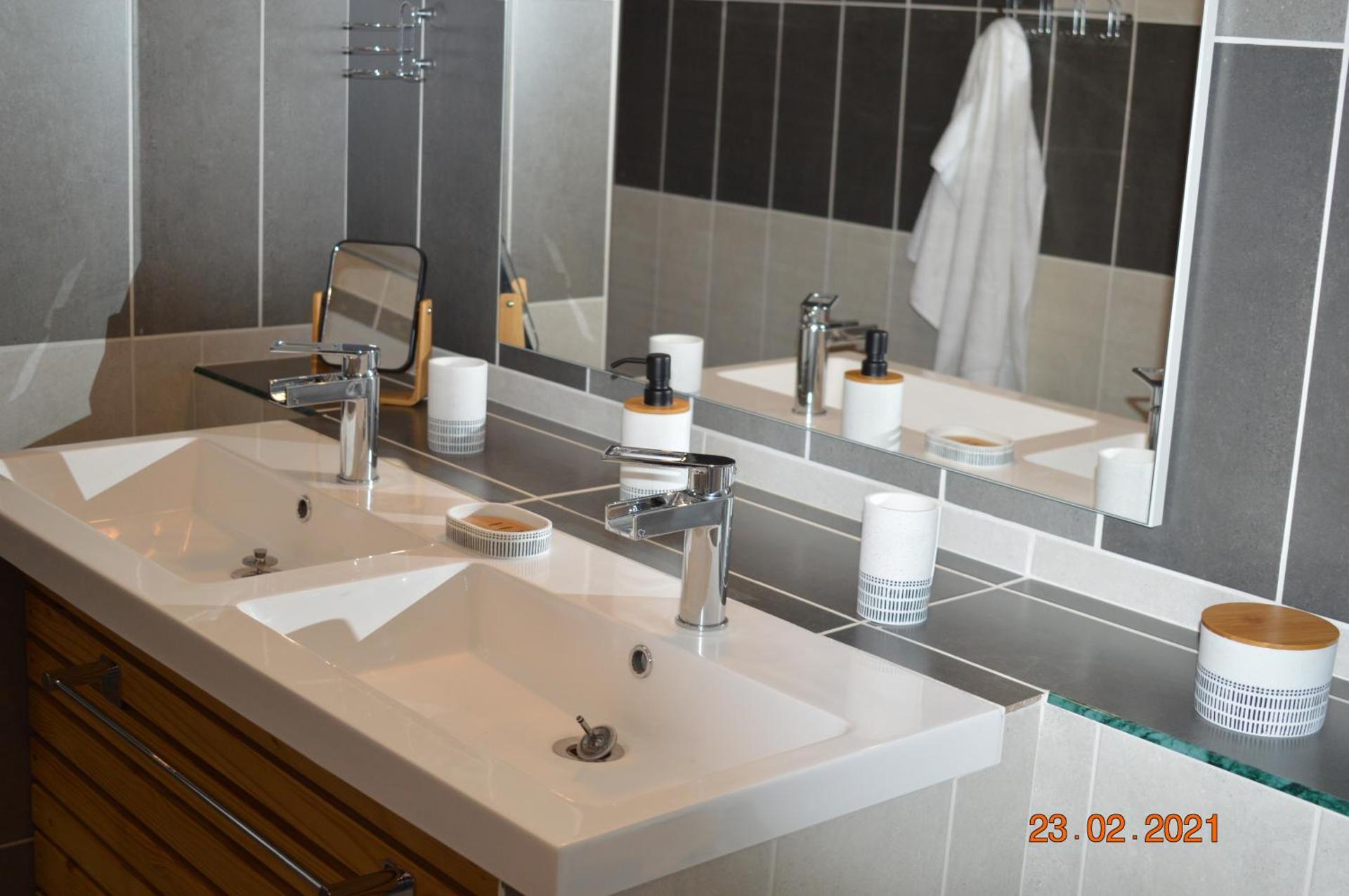 Suite with Mountain View