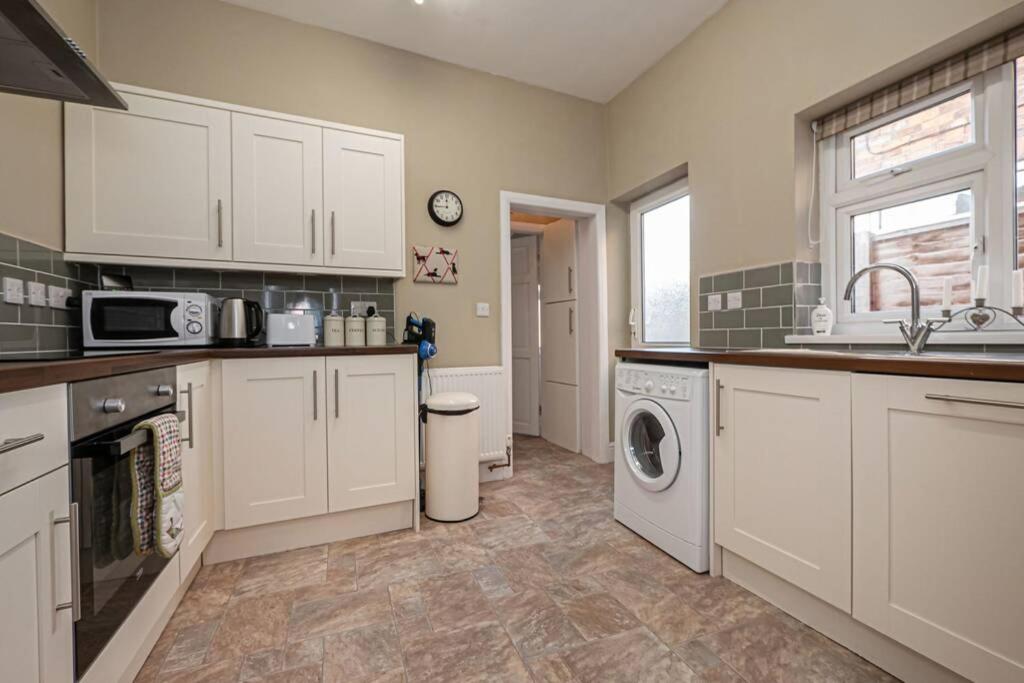 Cliff Garden, Close to Sea