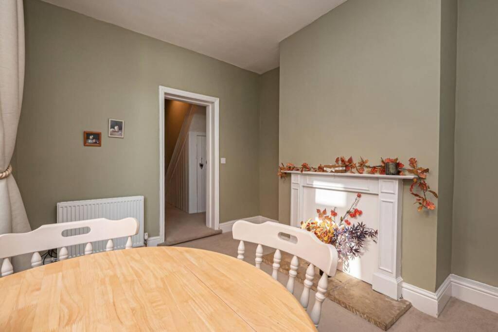 Cliff Garden, Close to Sea