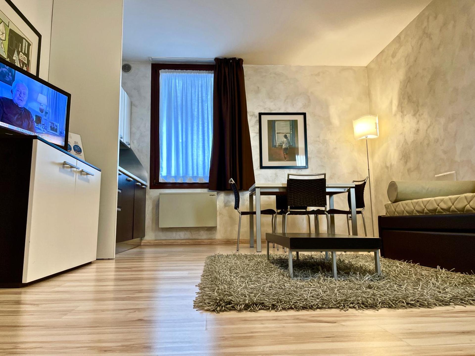 One-Bedroom Apartment