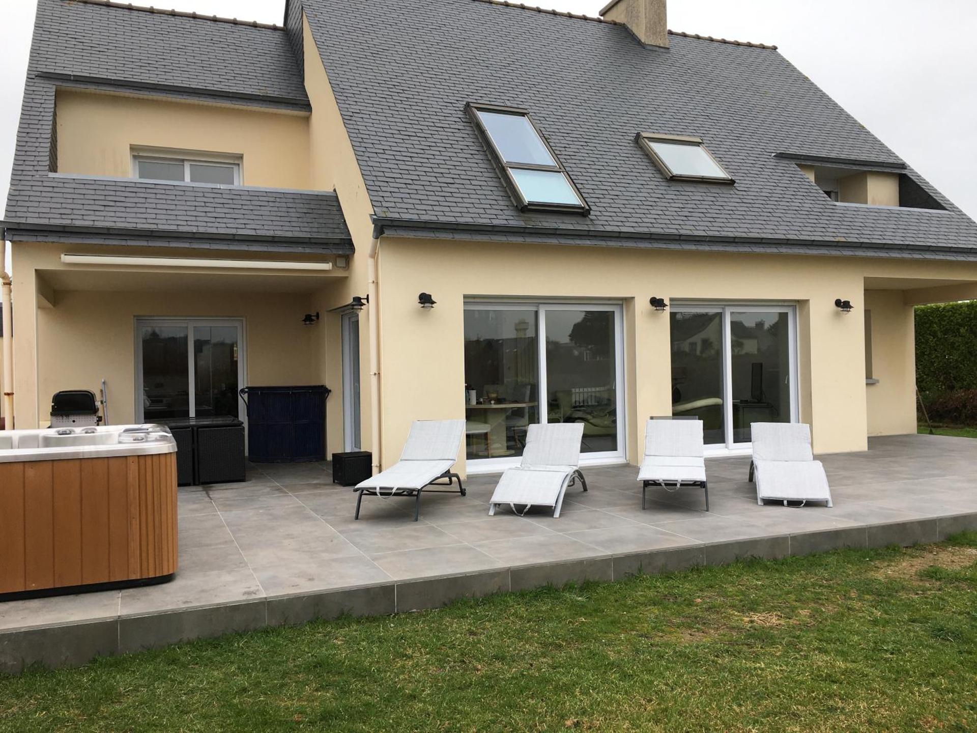 MAISON LES PIEDS DANS L EAU