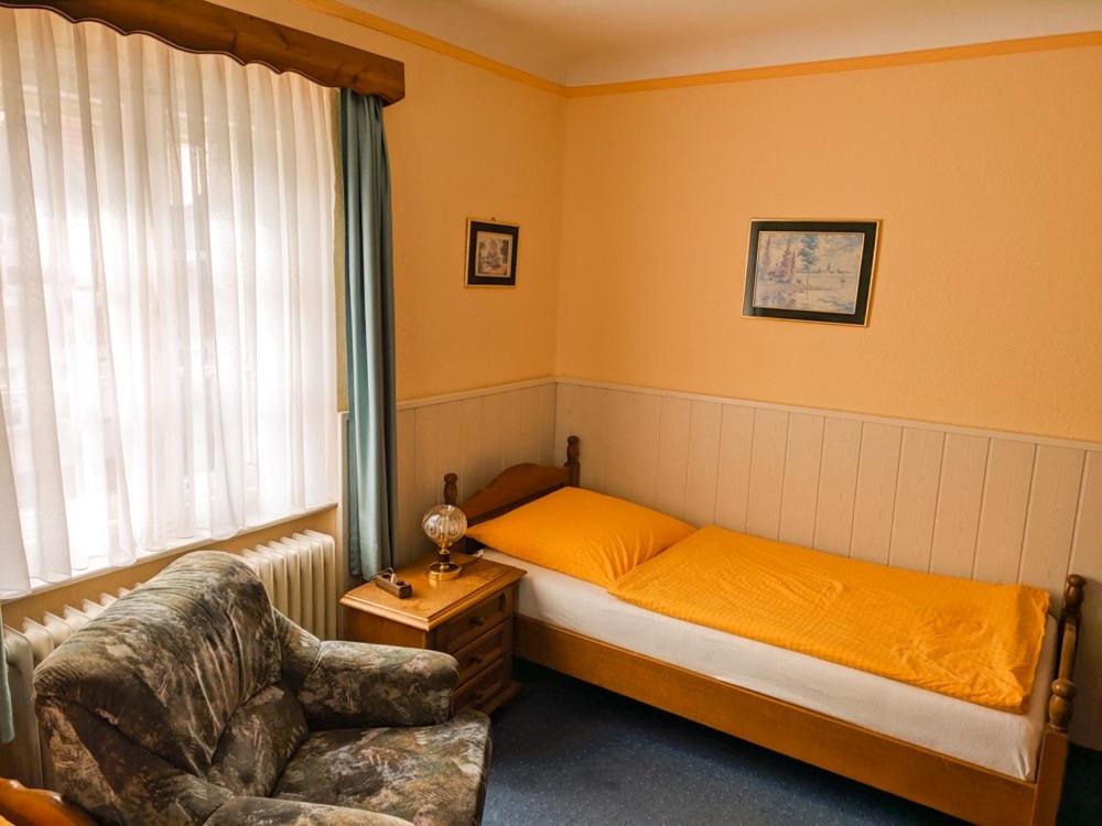 Twin Room with Shower