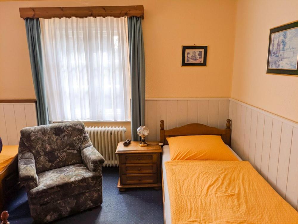 Twin Room with Shower