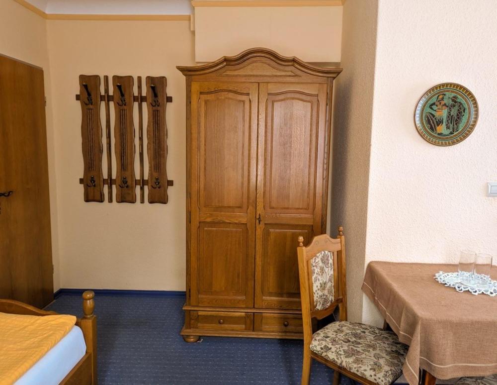 Twin Room with Shower