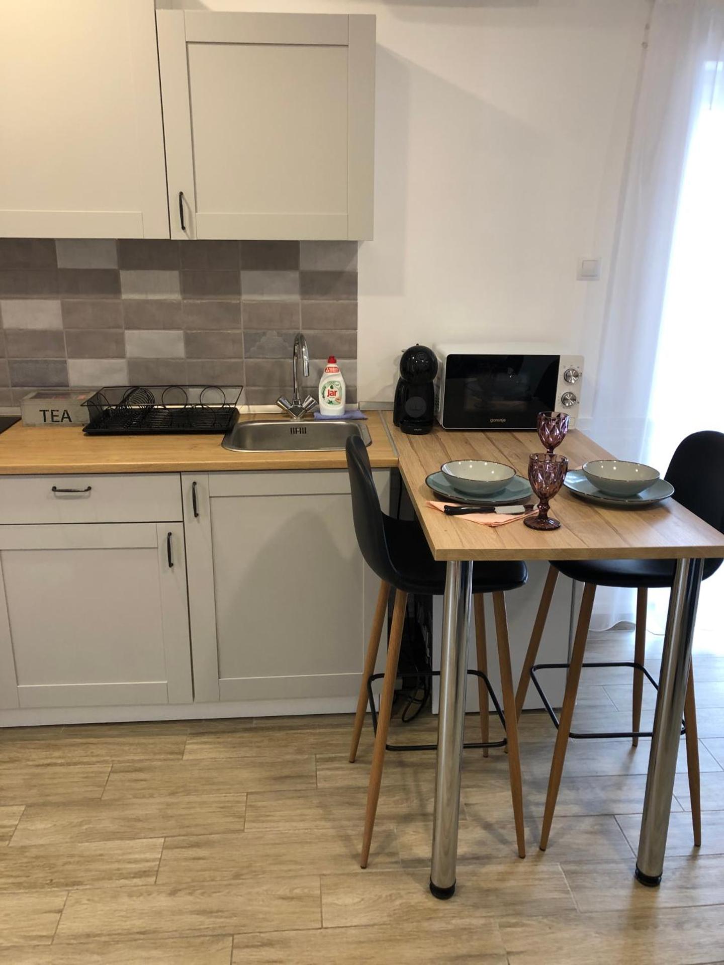 Kitchen or kitchenette