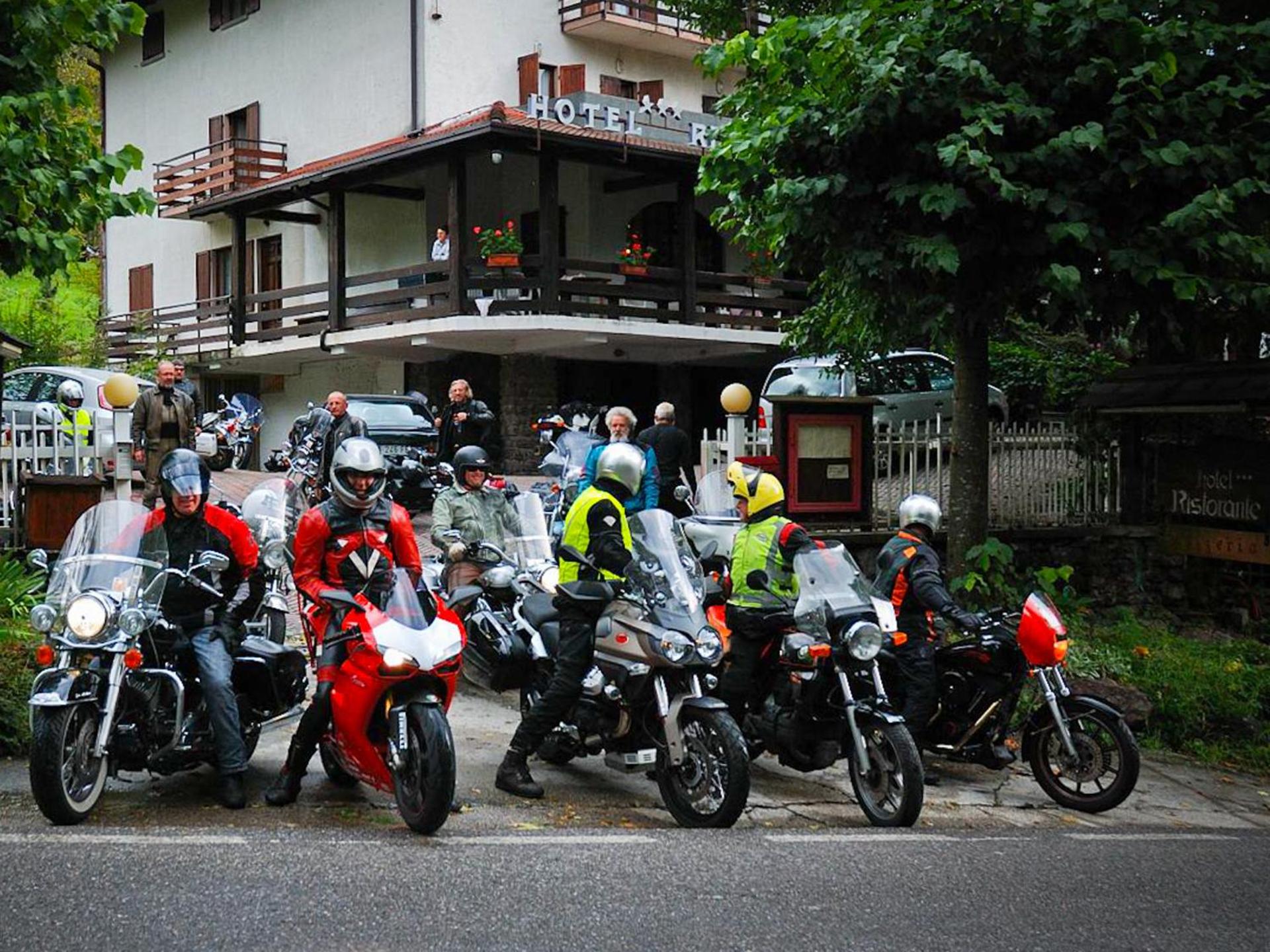 Hotel Ristorante Sassi Rossi