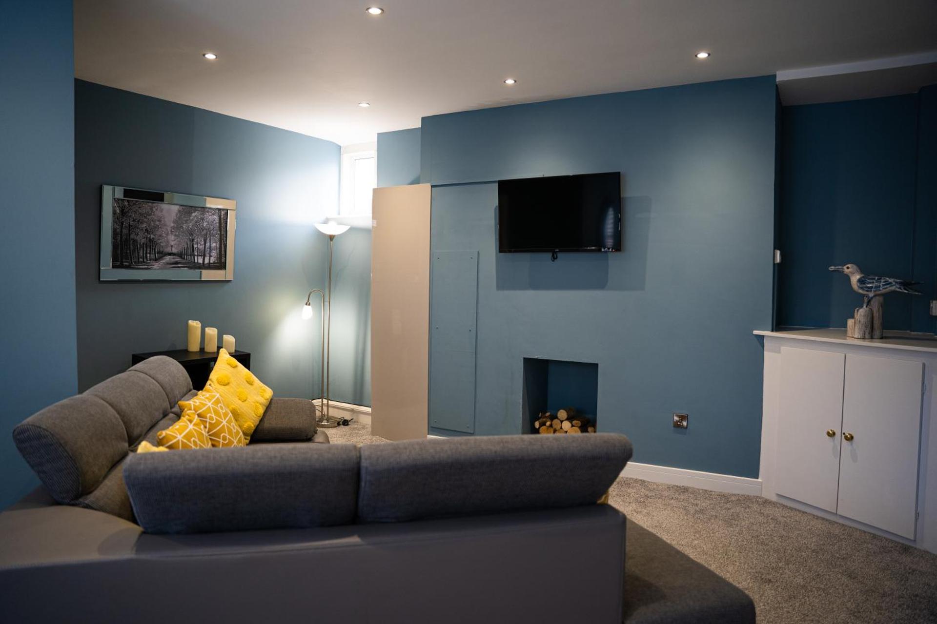 Castle-view apartments, apartment one