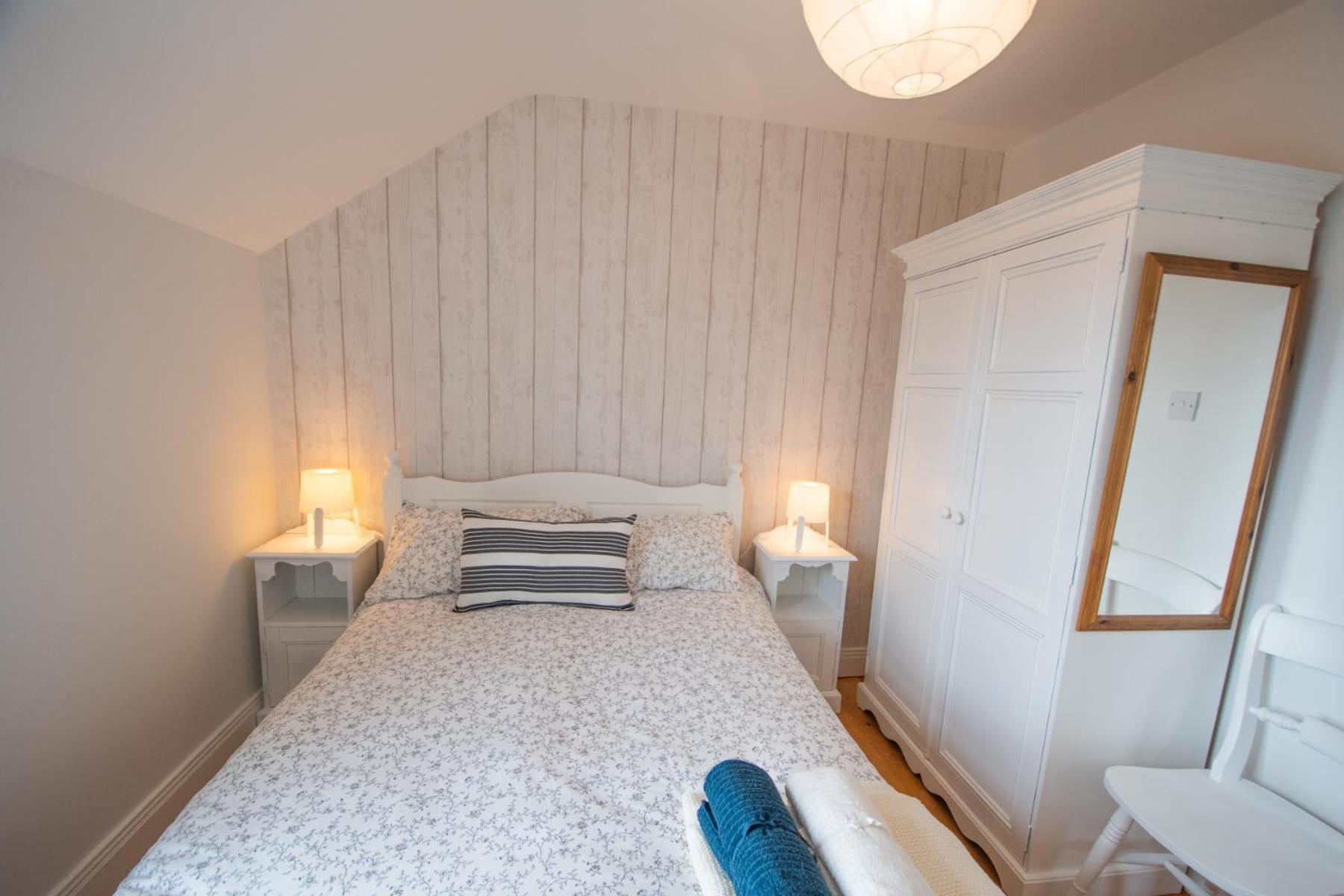 Beautiful coastal house at the Drowes Rivermouth