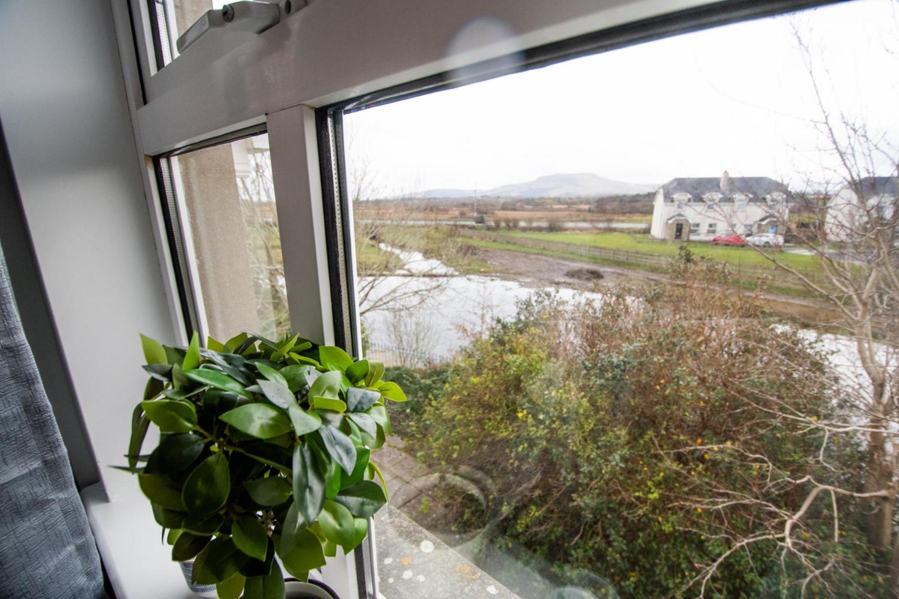 Beautiful coastal house at the Drowes Rivermouth
