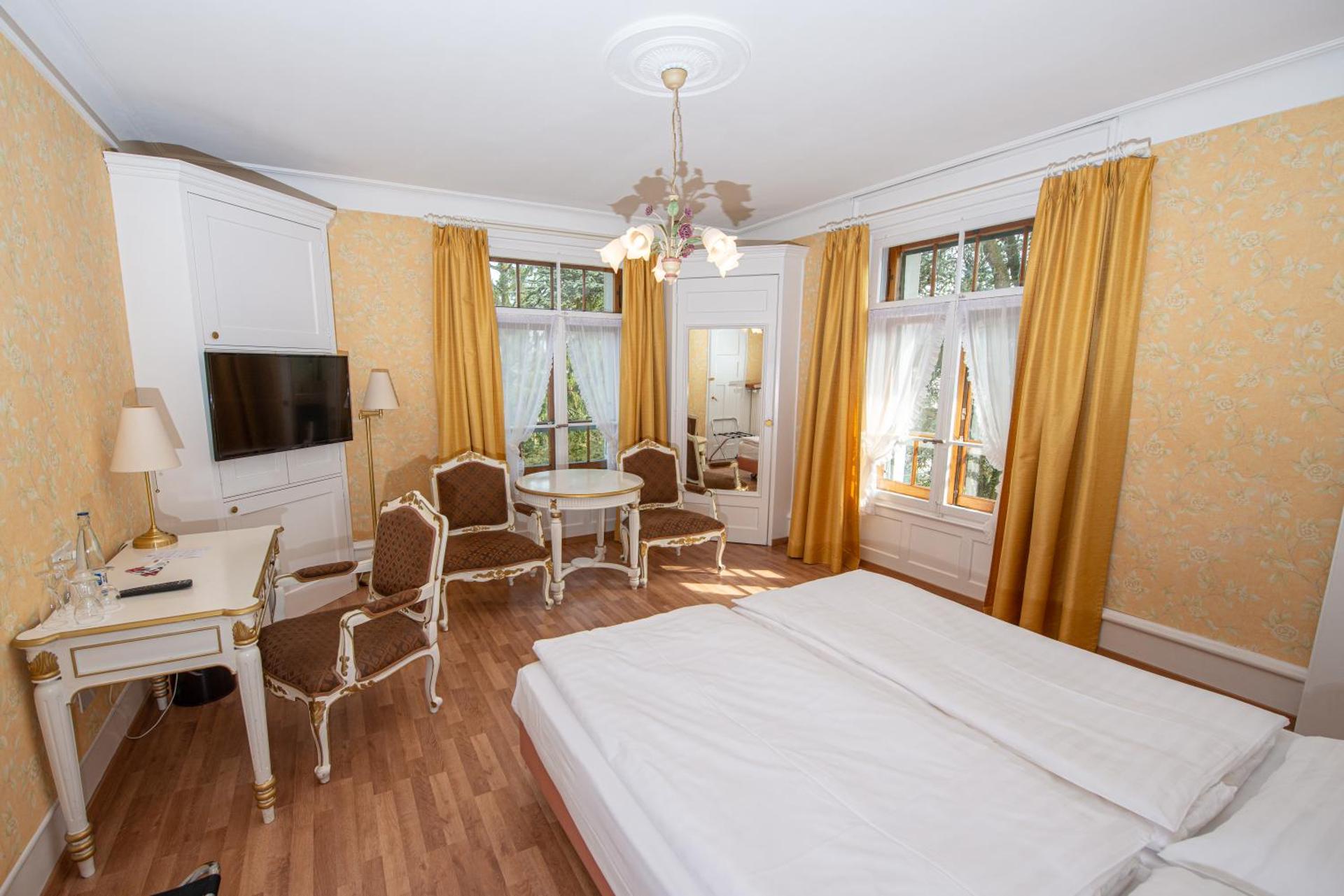 Photo of the whole room