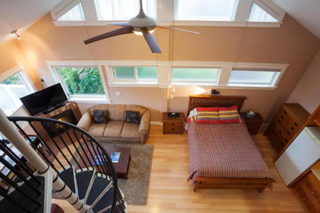 Birds of a Feather Victoria Oceanfront Studio Suites