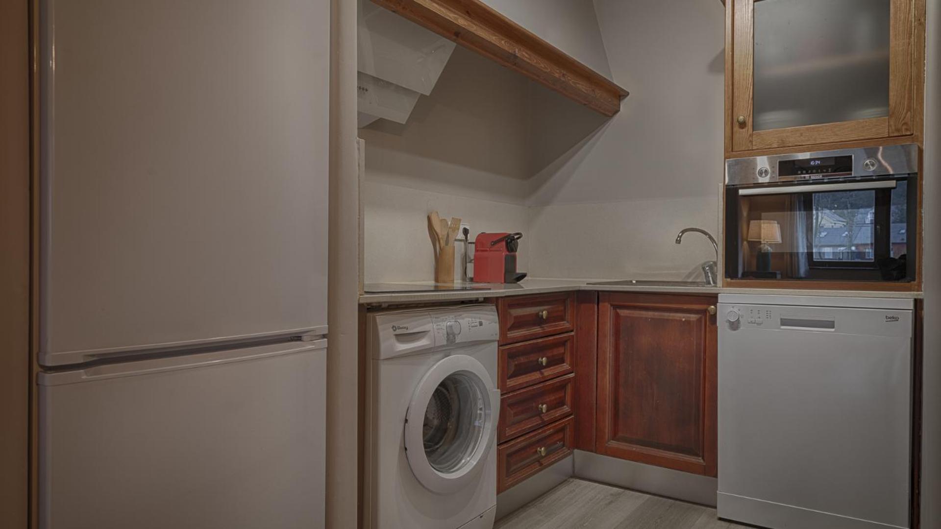 Saplan Real Estate PORTET