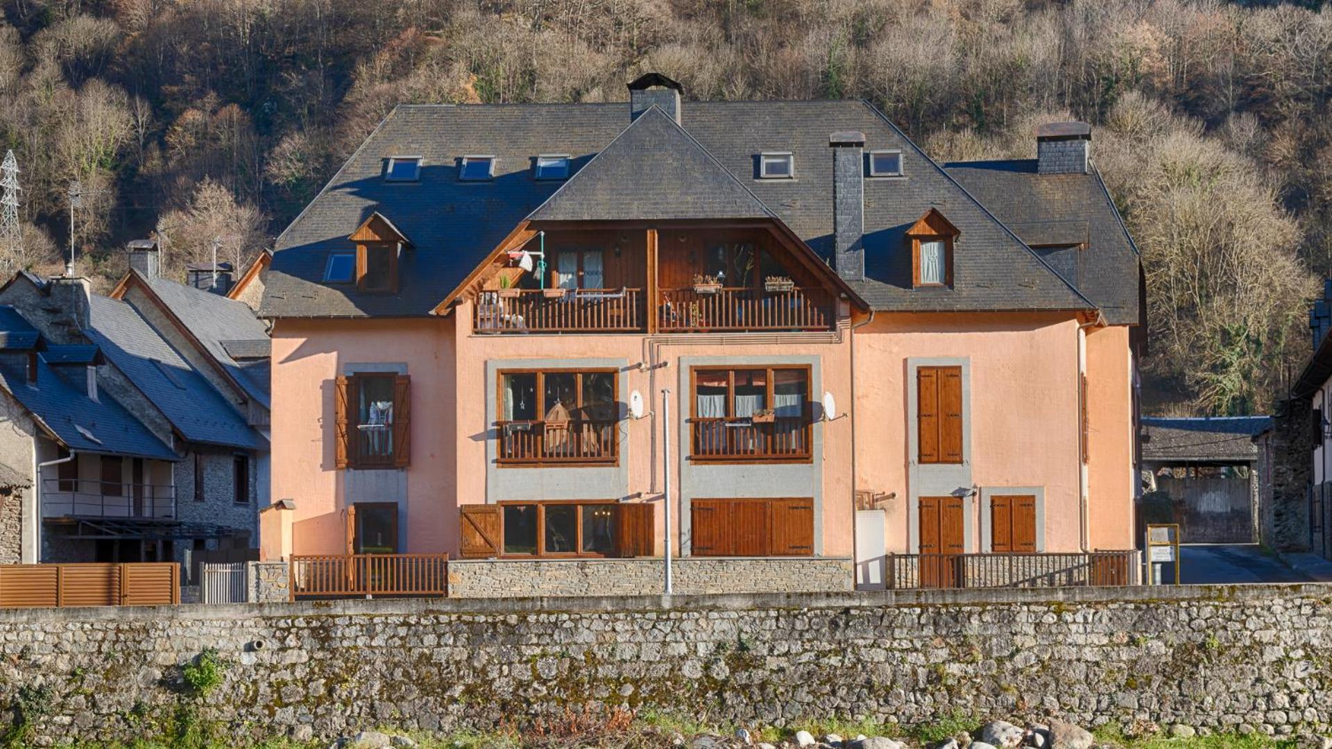 Saplan Real Estate PORTET