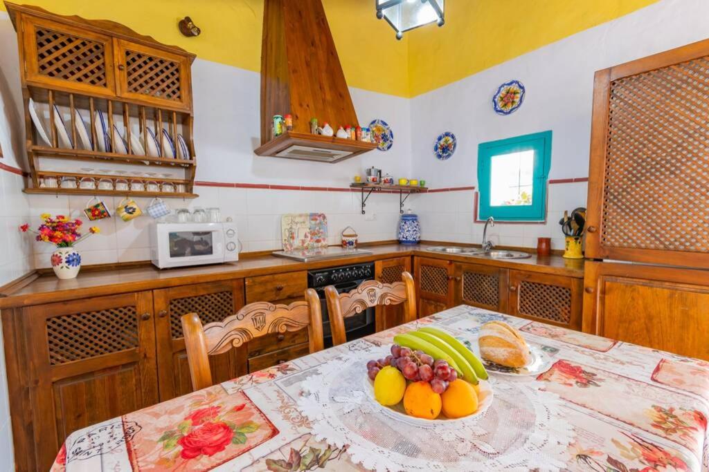 Casa Rosa, con encanto y piscina climatizada