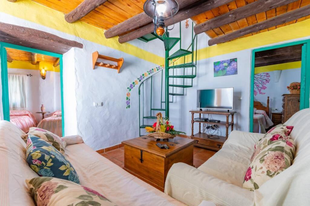 Casa Rosa, con encanto y piscina climatizada