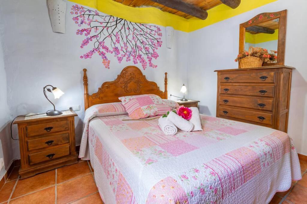 Casa Rosa, con encanto y piscina climatizada