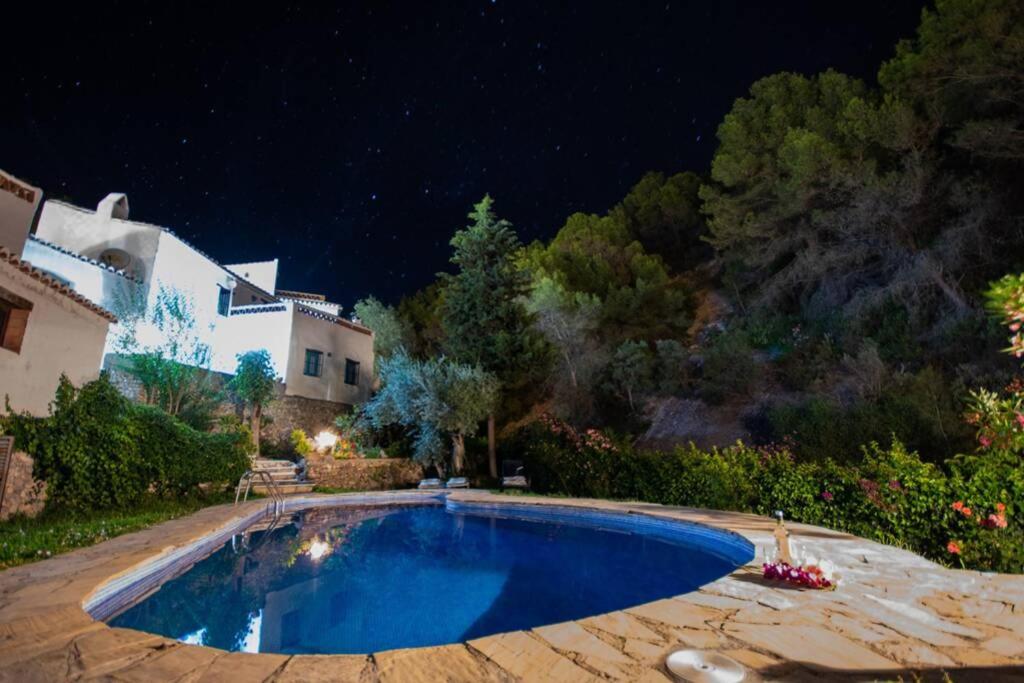 Casa Rosa, con encanto y piscina climatizada