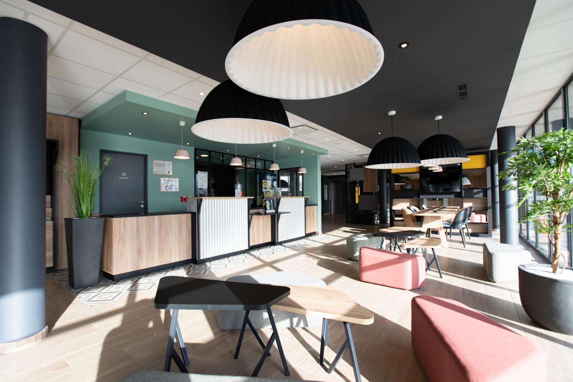 Communal lounge/ TV room