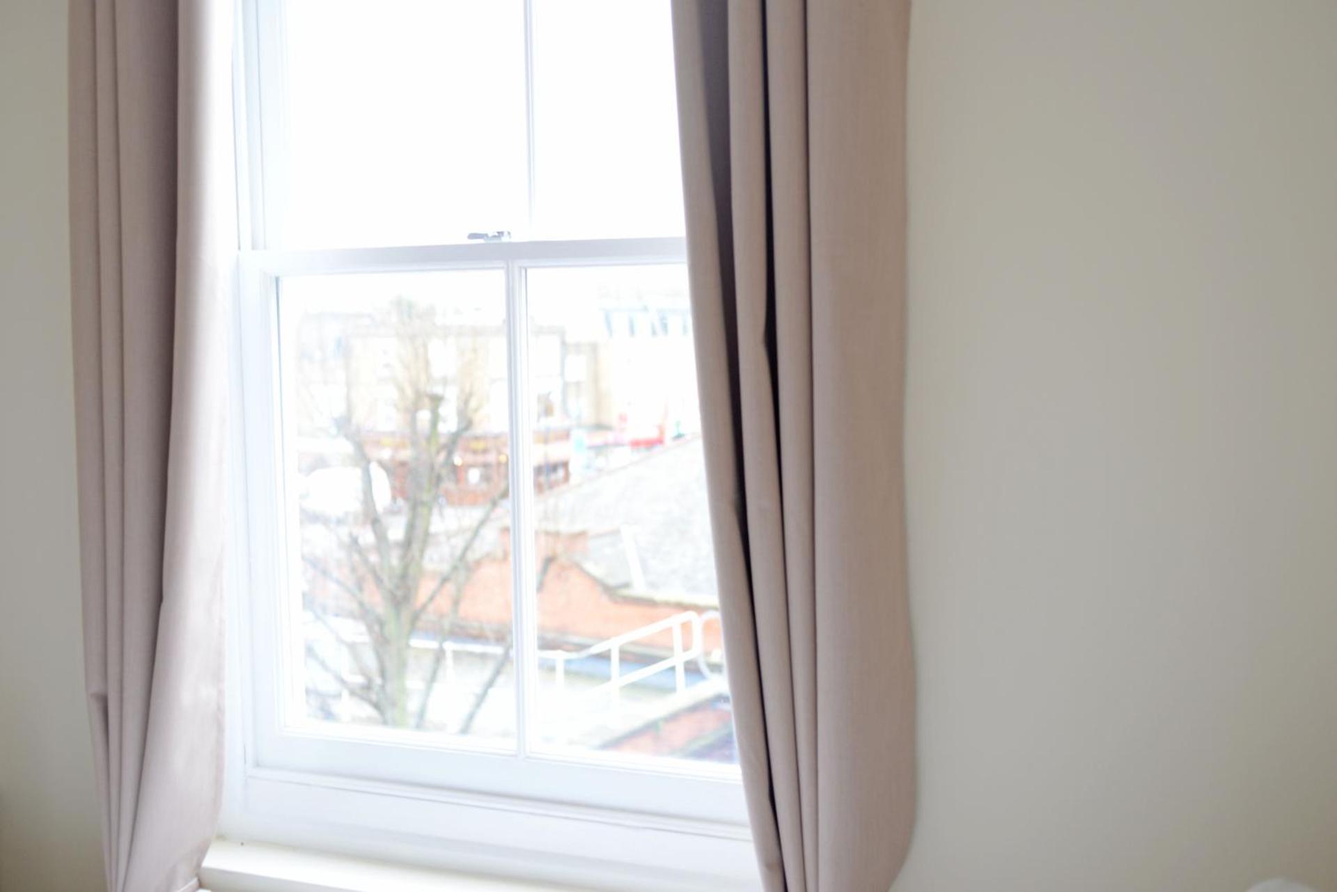 London's Central East End 2 Bedroom City Apartments